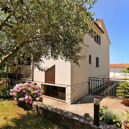 Apartment Milan 1174 Pula Exterior photo
