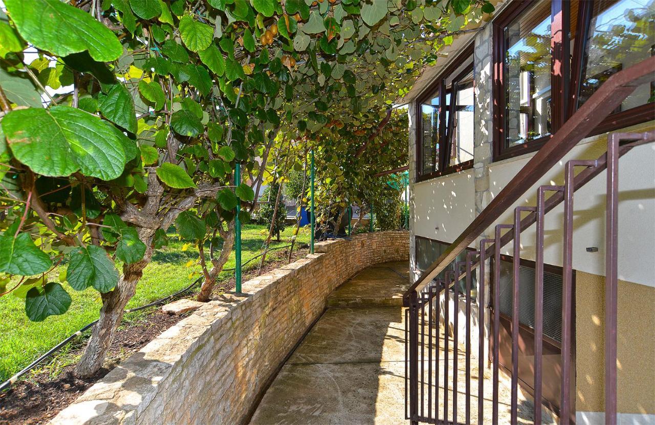 Apartment Milan 1174 Pula Exterior photo